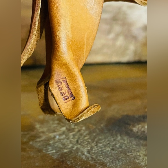 DERUGermany Leather Lion, Mid
 Handmade leather Lion Boxer by DERU
Germany 1960s - Picture 4 of 10